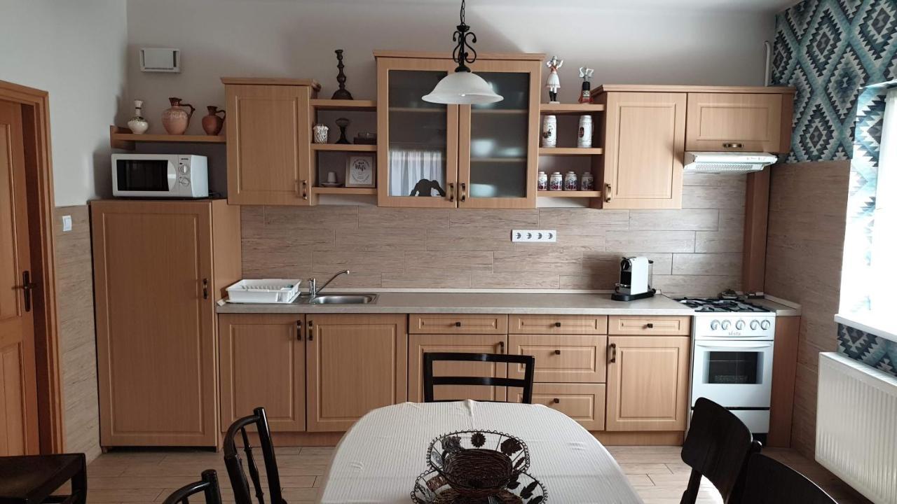 Keller Apartmanok Hajduszoboszlo Exterior foto