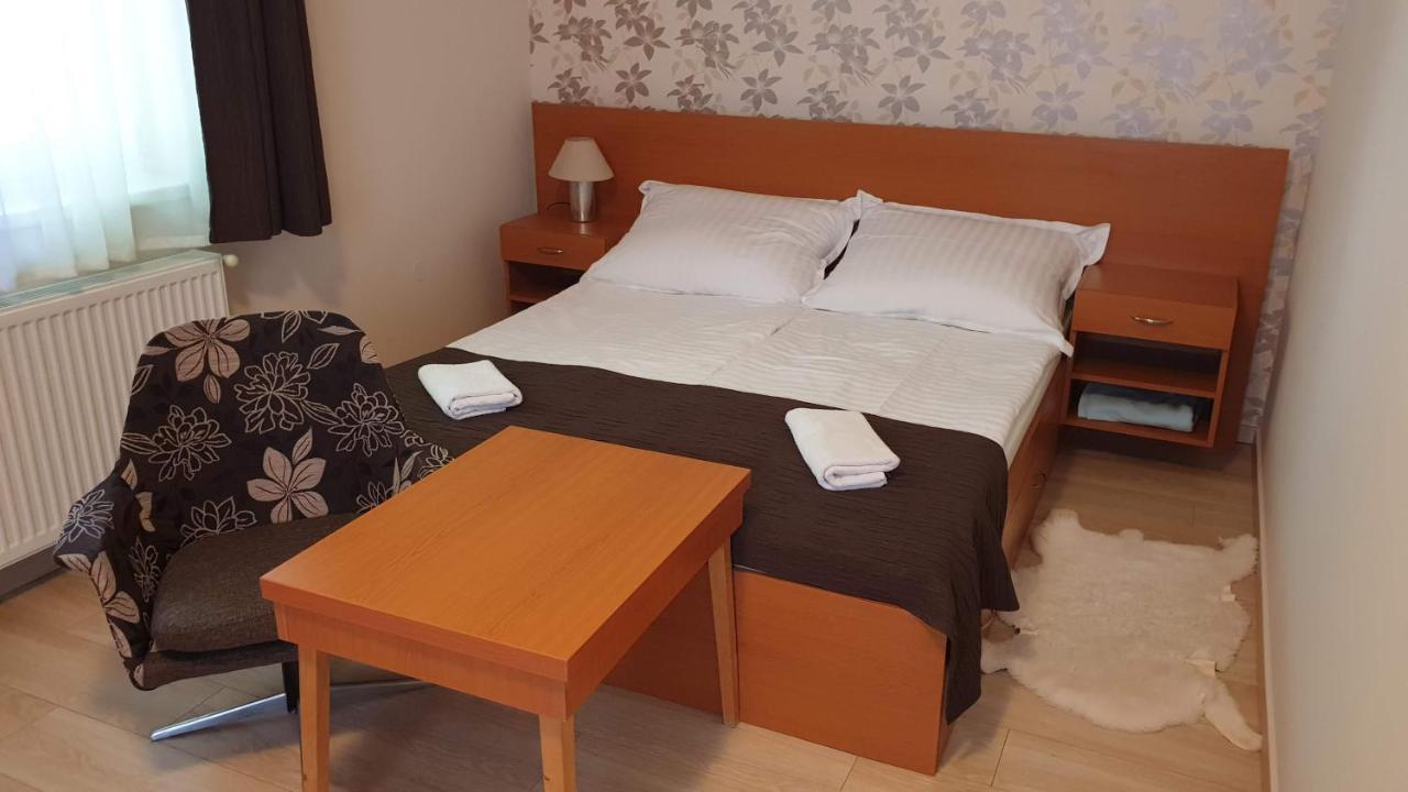 Keller Apartmanok Hajduszoboszlo Exterior foto