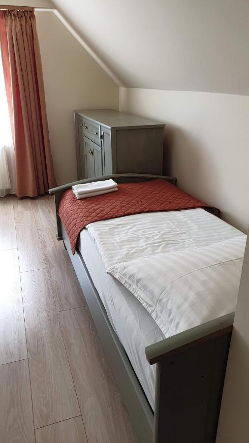 Keller Apartmanok Hajduszoboszlo Exterior foto