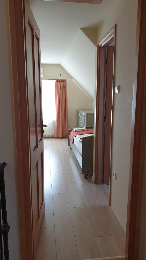 Keller Apartmanok Hajduszoboszlo Exterior foto