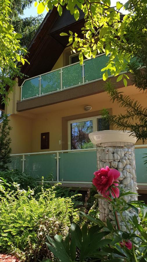 Keller Apartmanok Hajduszoboszlo Exterior foto