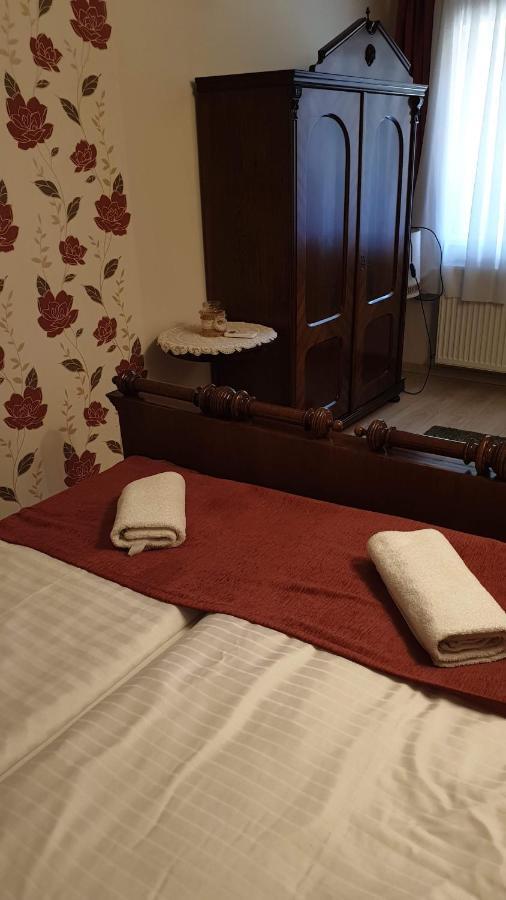 Keller Apartmanok Hajduszoboszlo Exterior foto